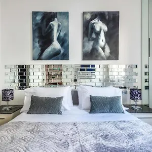Amazing In The Heart Of Pta Venezia Milan
