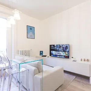 With Balcony - Collection Milan